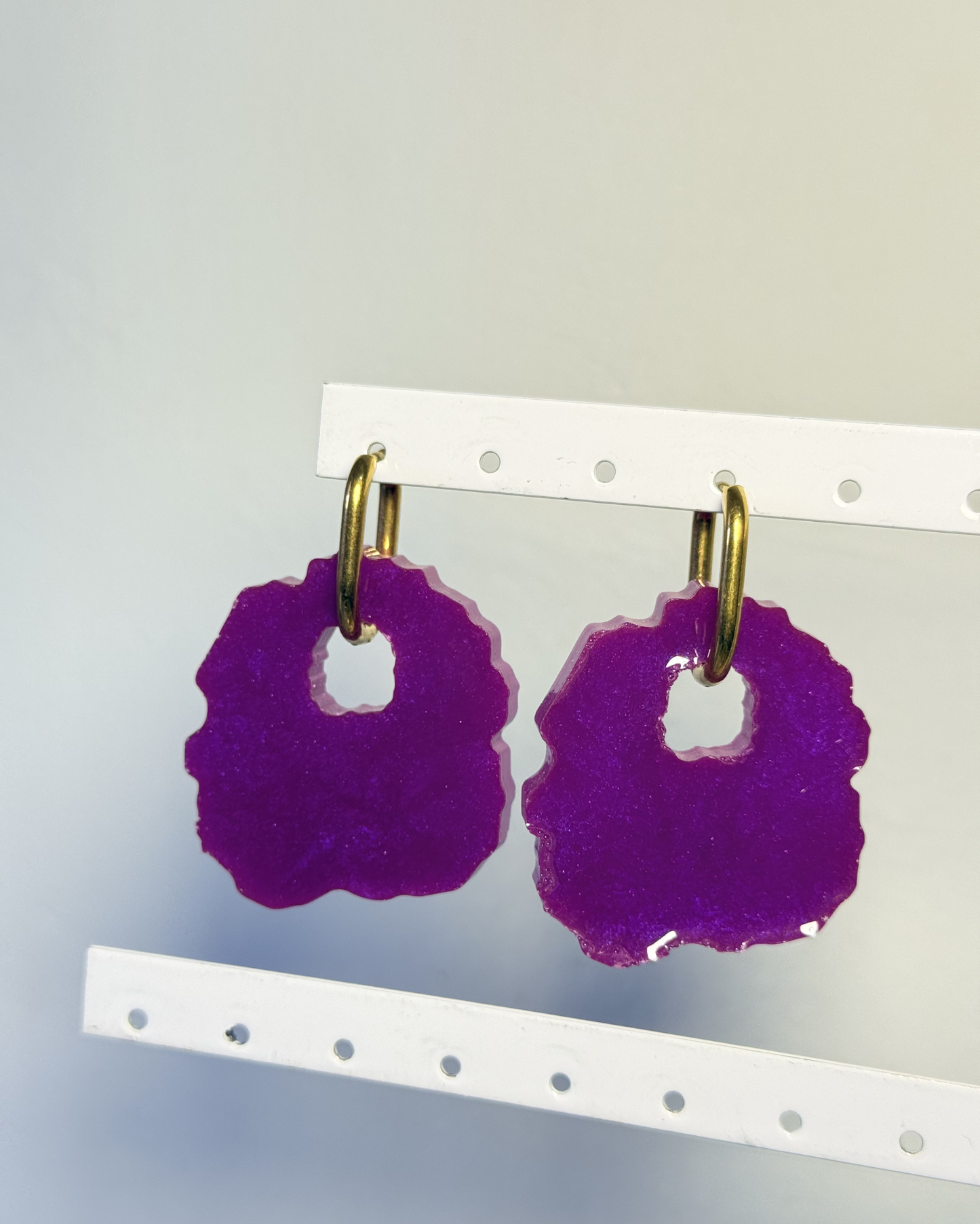 TINY EARRINGS FUSCHIA