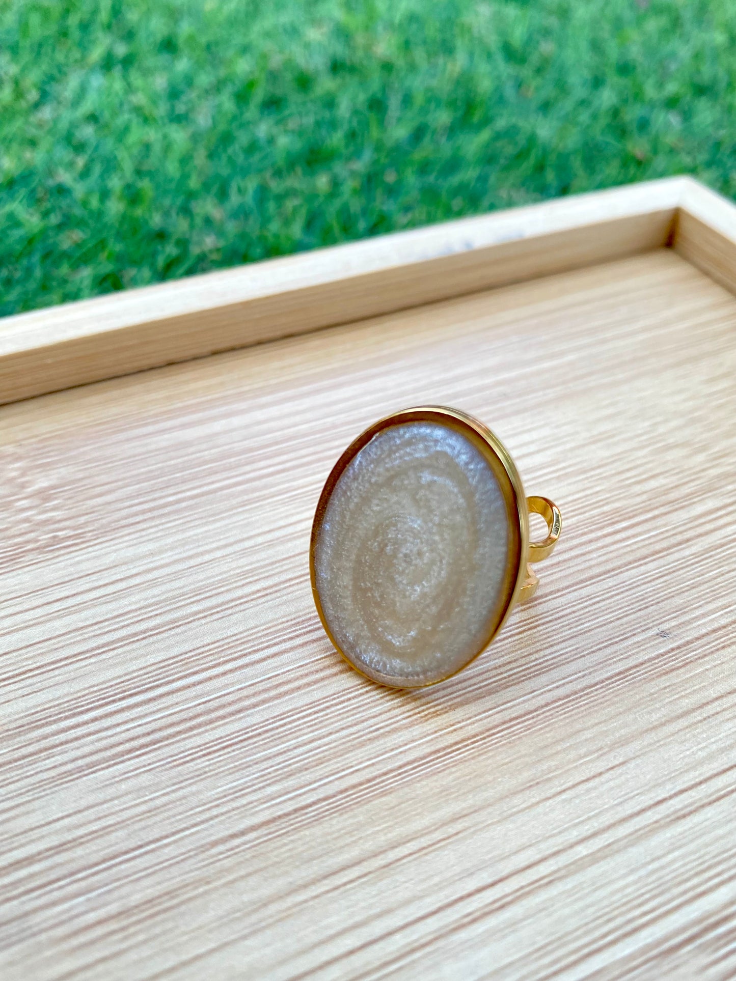 OLIVE RINGS PEARLY WHITE