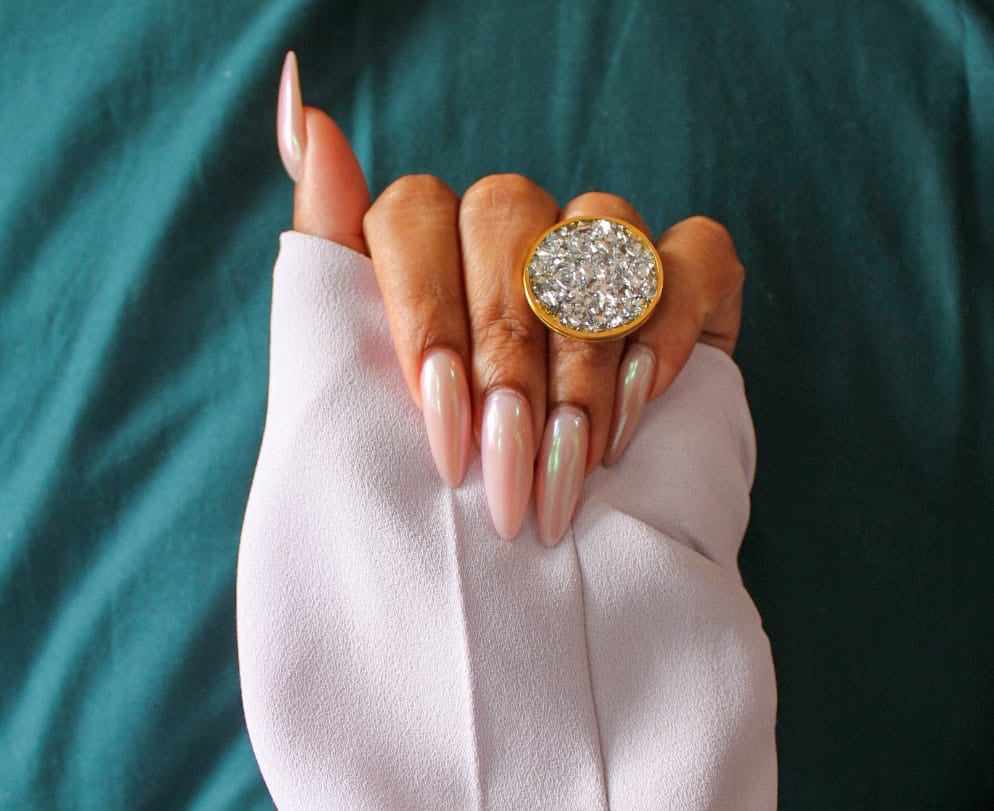 DAISY RING SPARKLY SILVER FLAKES