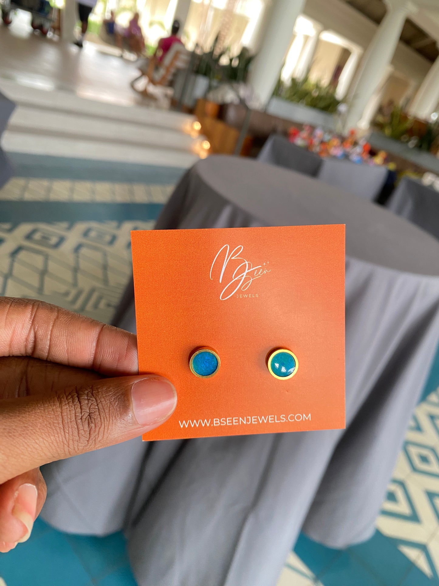 BSEEN SIGNATURE STUD EARRINGS