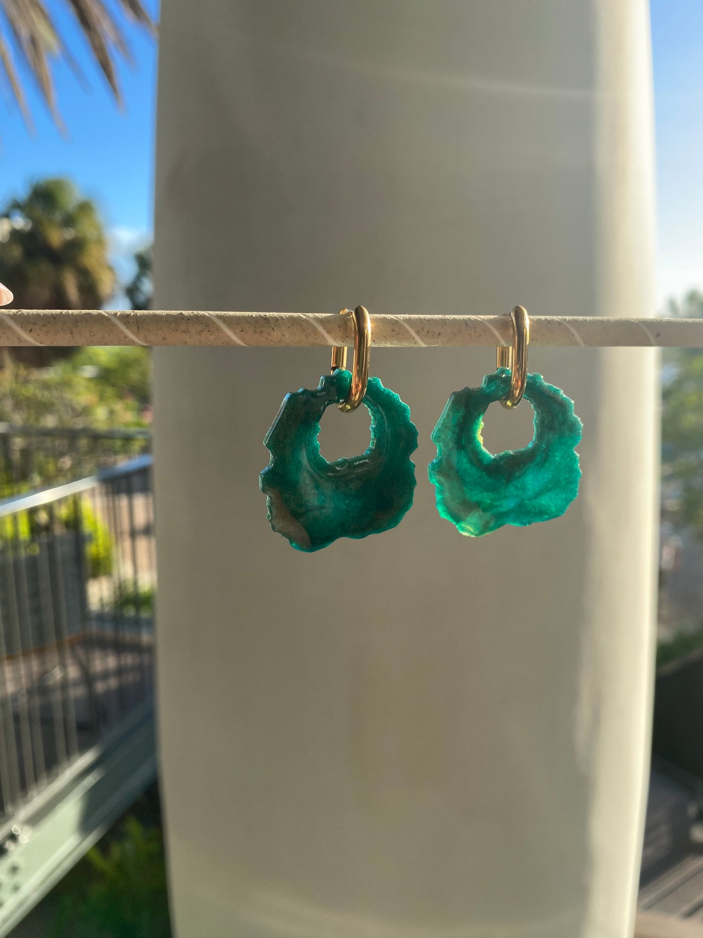 TINY EARRINGS GREEN