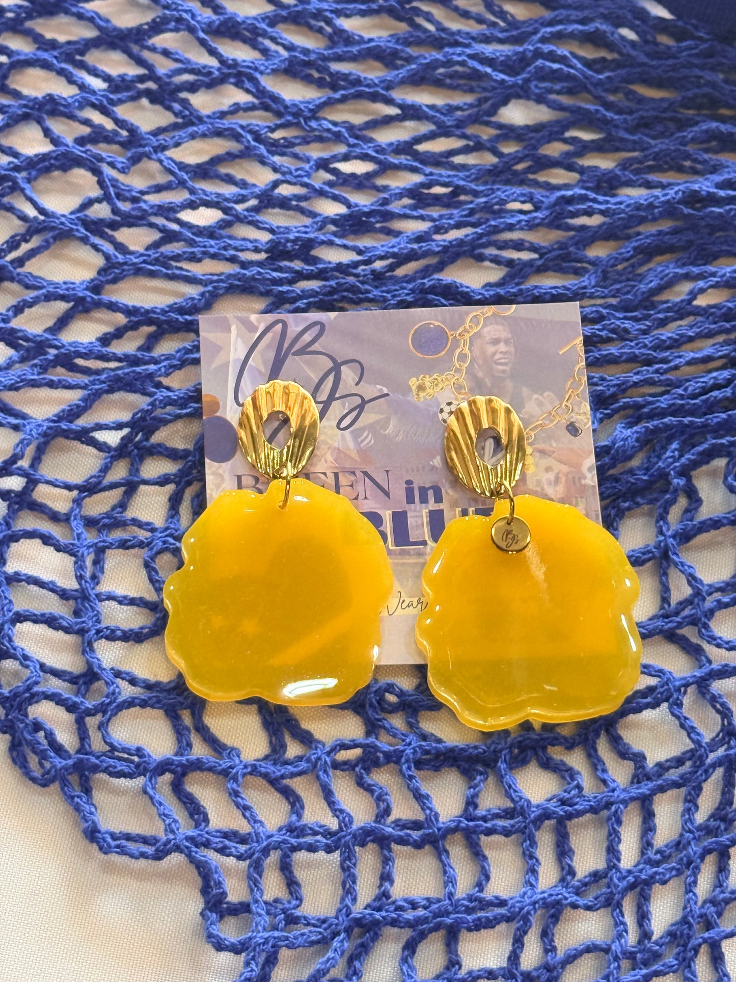 AIRY YELLOW