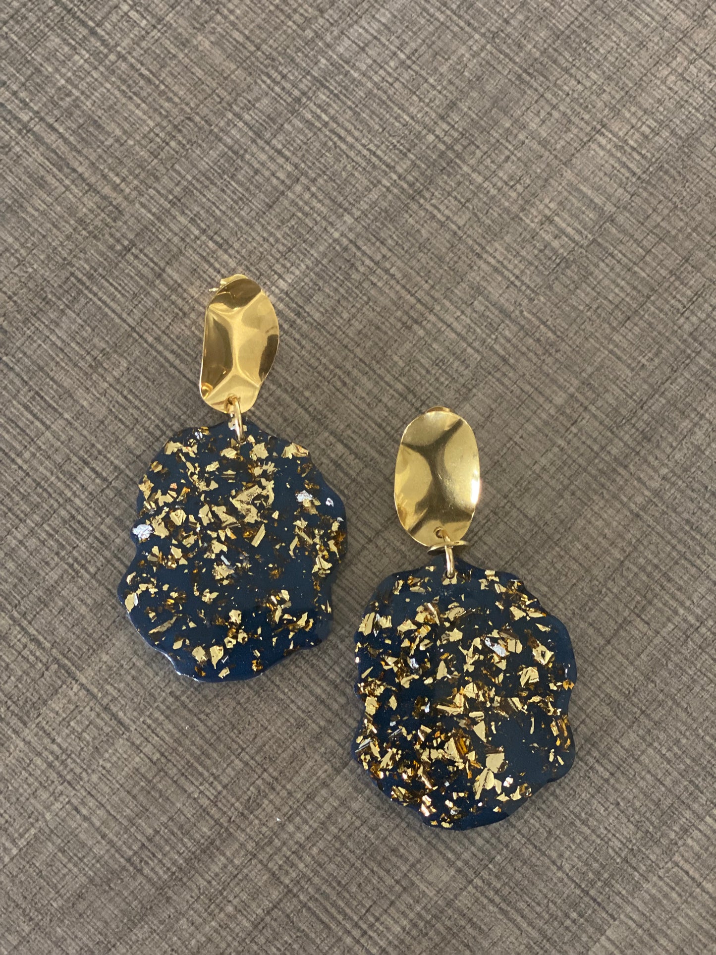 AIRY EARRINGS NAVY WITH GOLD SPARKLES