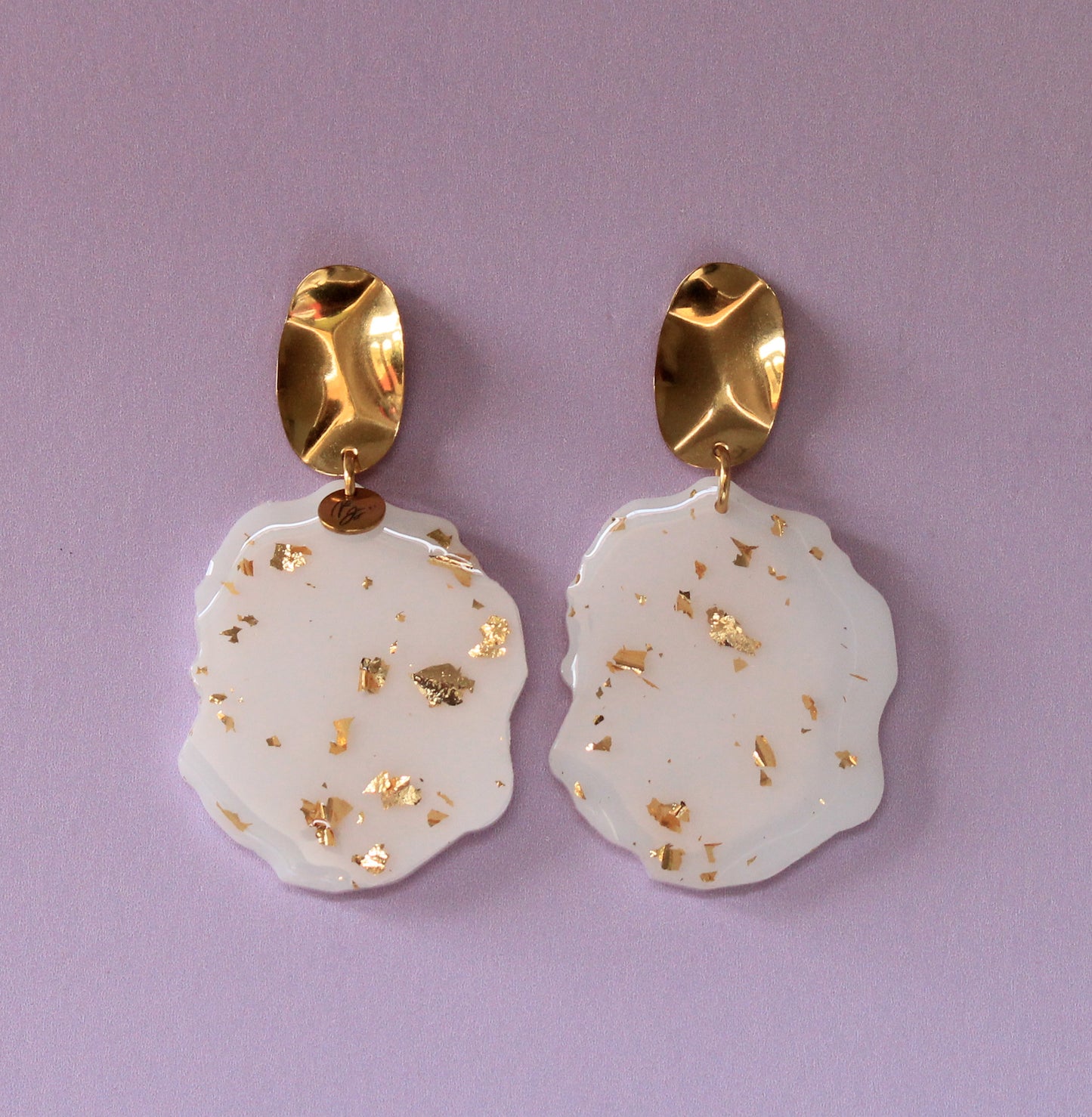 AIRY MILKY WHITE WITH GOLD FLAKES