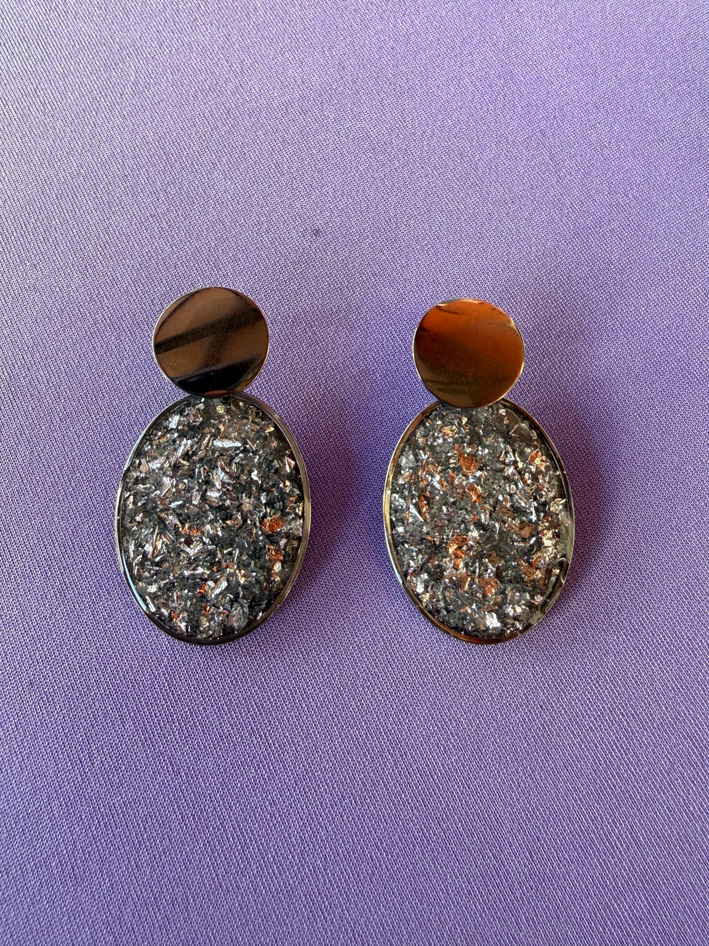 OLIVE SILVER FLAKES