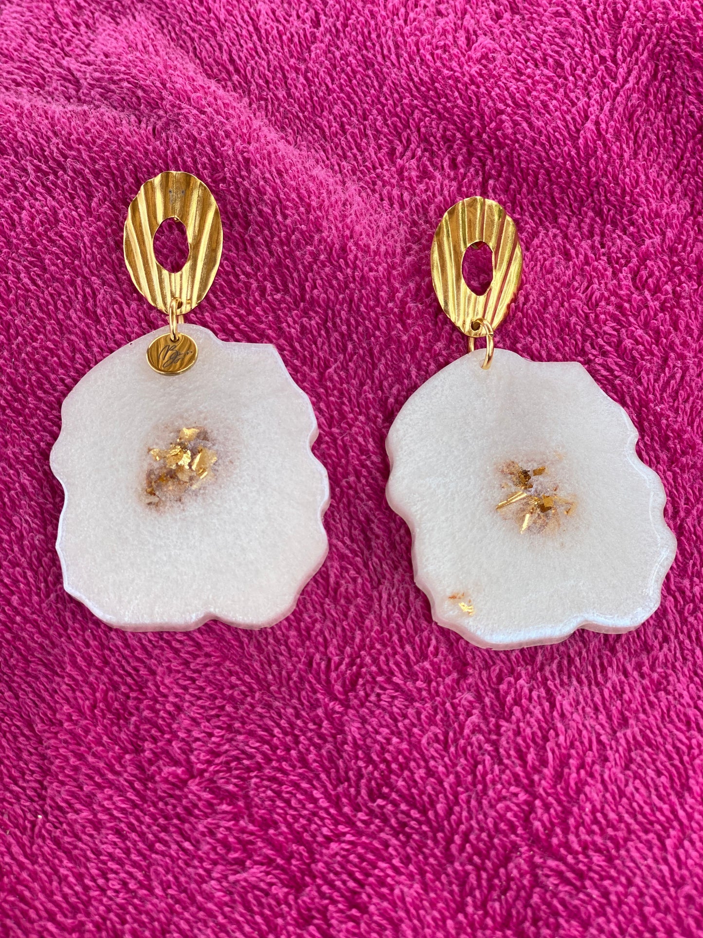 AIRY OYSTER INSPIRED EARRINGS