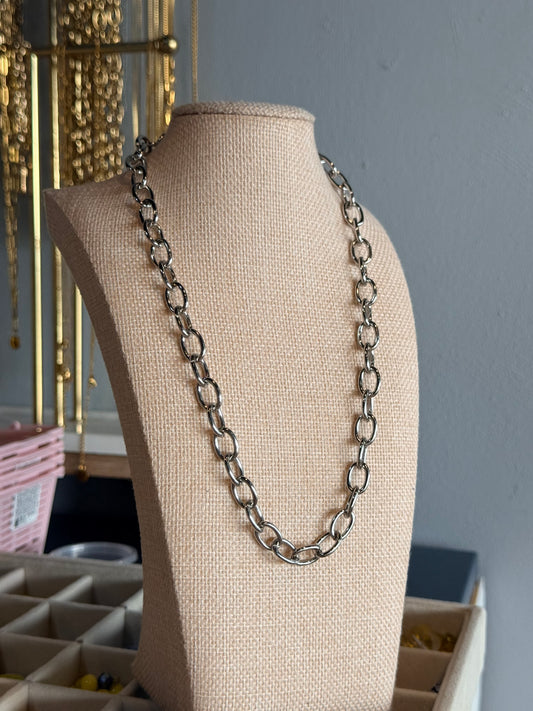 MILLY CHAINLINK NECKLACE SILVER