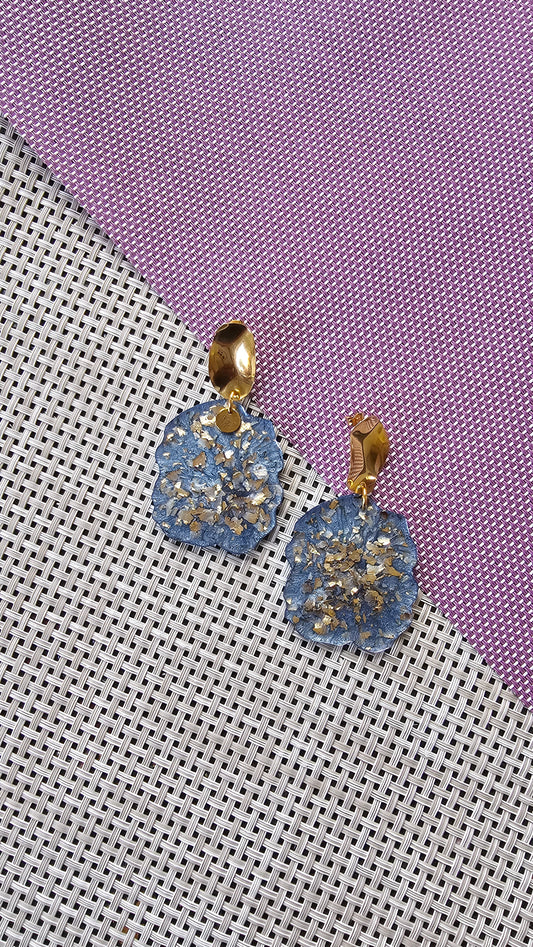 AIRY LIGHT BLUE MIXED WITH GOLD FLAKES