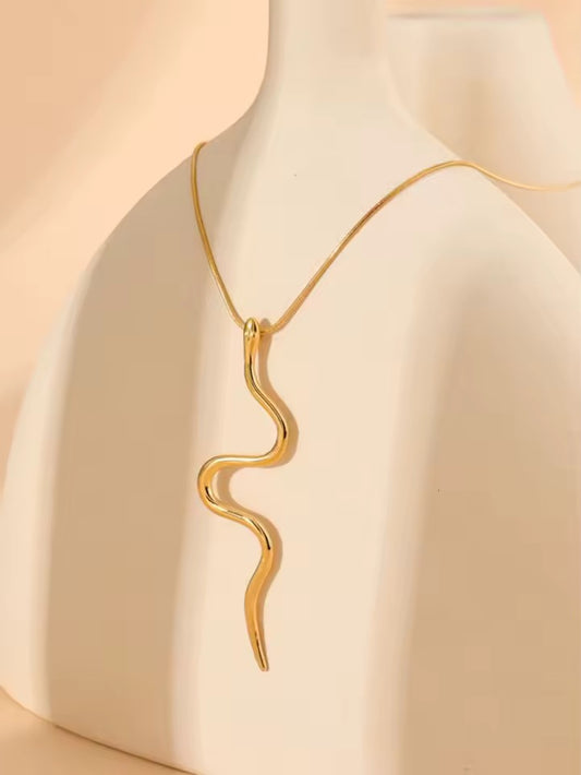 SNAKE PENDANT NECKLACE