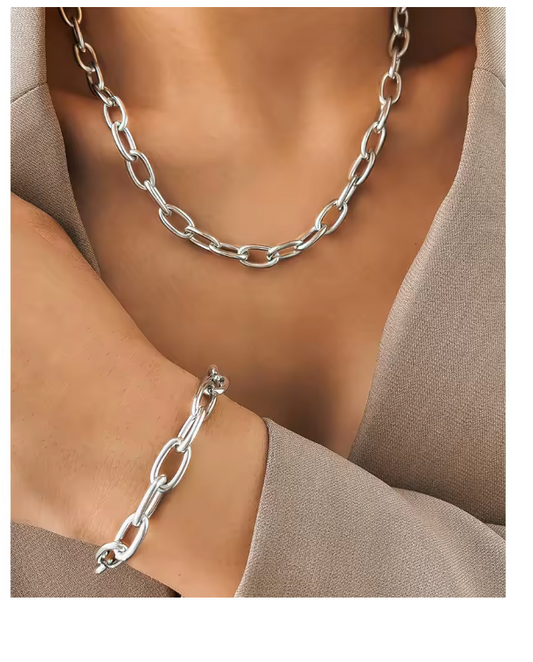TINA NECKLACE SILVER